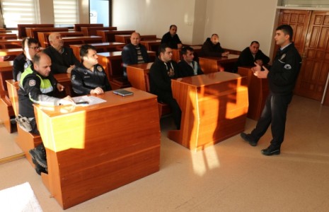 Belediye Zabıta Ekipleri ve Özel Halk Otobüsü Şoförleri Bilgilendirildi