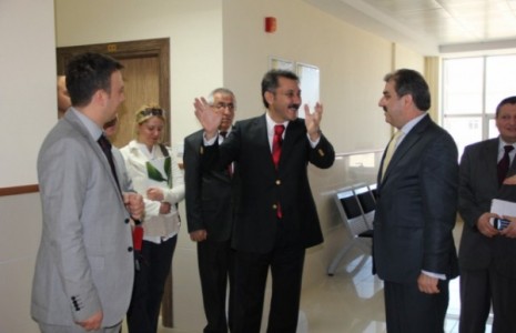 Belediye Başkanımız İrfan Dinç’ten Adliye Teşkilatı’na Ziyaret